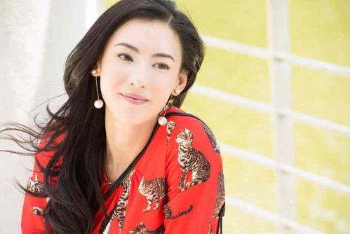 何嘉文爆料张柏芝视频,真相背后引热议
